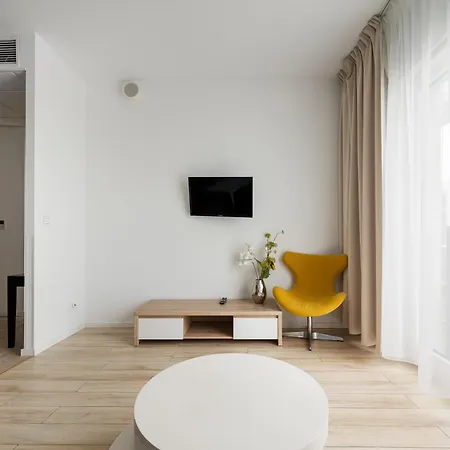 Comfort 939 By Bookinghost * Varšava