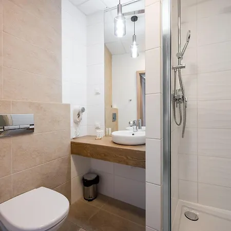 Comfort 939 By Bookinghost